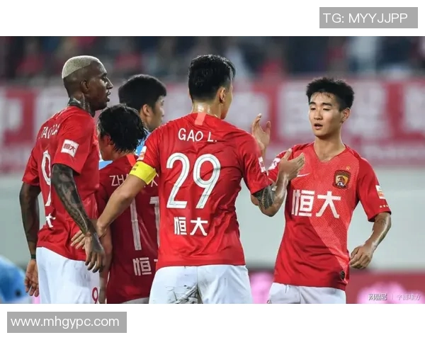 恒大与天津泰达激战在即球迷期待精彩对决与新战术亮相